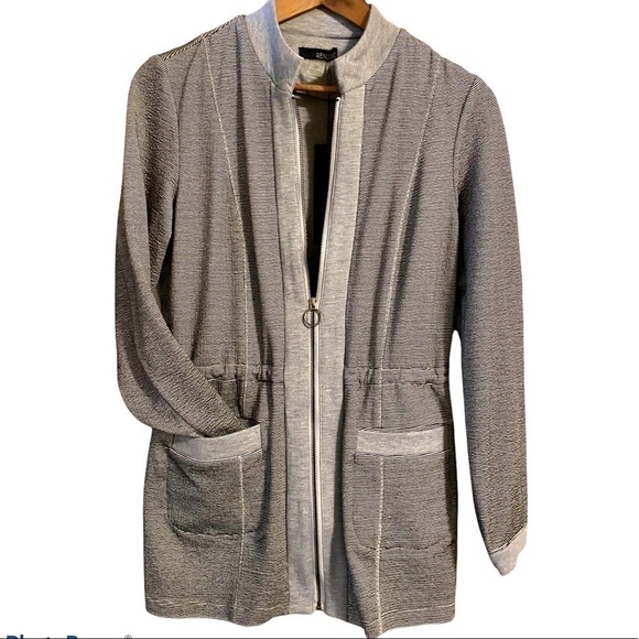 930. NWT RENUAR| Soft pinstriped collarless grey jacket, drawstring waist. - Picture 1 of 15
